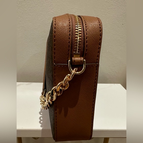 Michael Kors Large EW Jet Set Crossbody- Brown & Tan NWT - Picture 2 of 16
